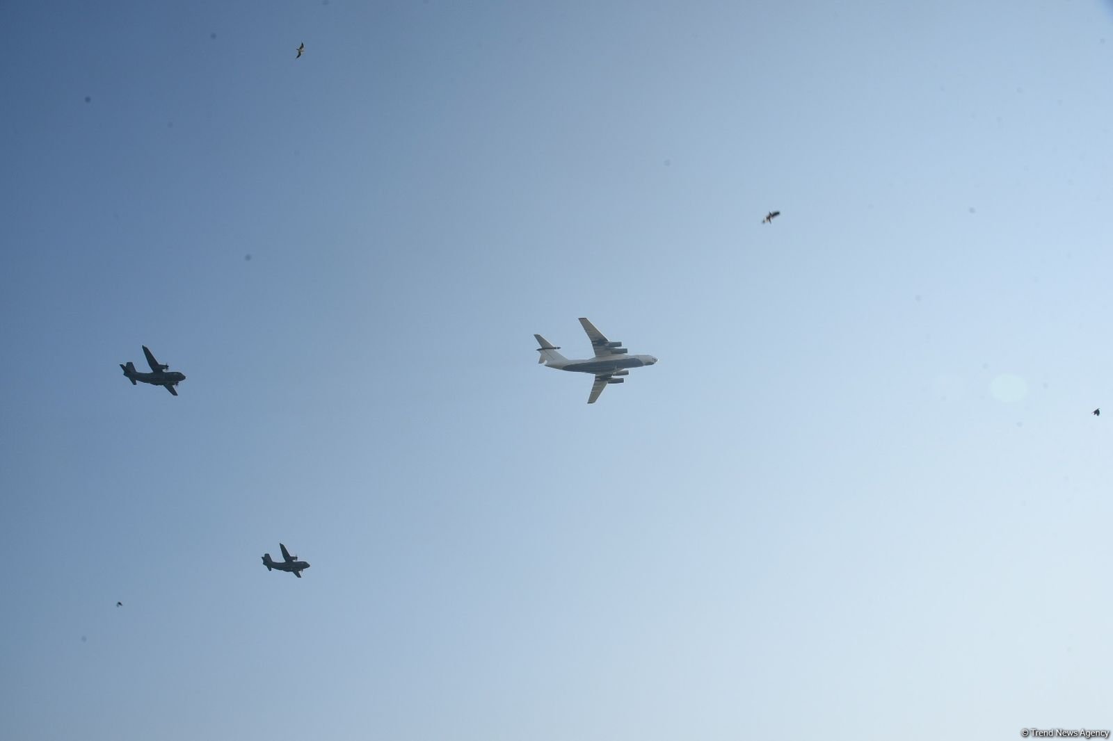 Bakıda Vətən Müharibəsində qələbənin 5-ci ildönümünə həsr olunmuş hərbi parad keçirilib (FOTO/VİDEO) (YENİLƏNİB)
