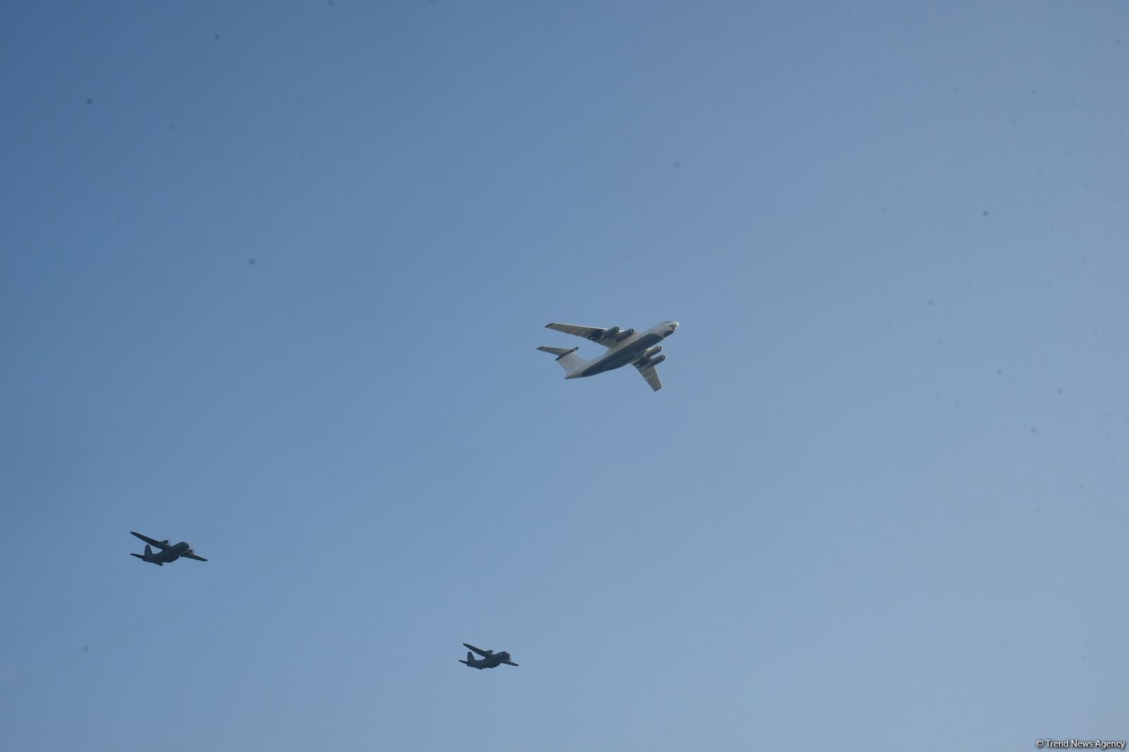 Bakıda Vətən Müharibəsində qələbənin 5-ci ildönümünə həsr olunmuş hərbi parad keçirilib (FOTO/VİDEO) (YENİLƏNİB)