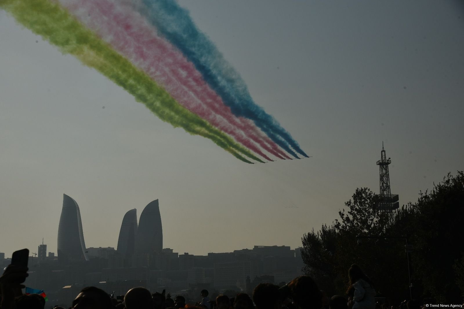 Bakıda Vətən Müharibəsində qələbənin 5-ci ildönümünə həsr olunmuş hərbi parad keçirilib (FOTO/VİDEO) (YENİLƏNİB)