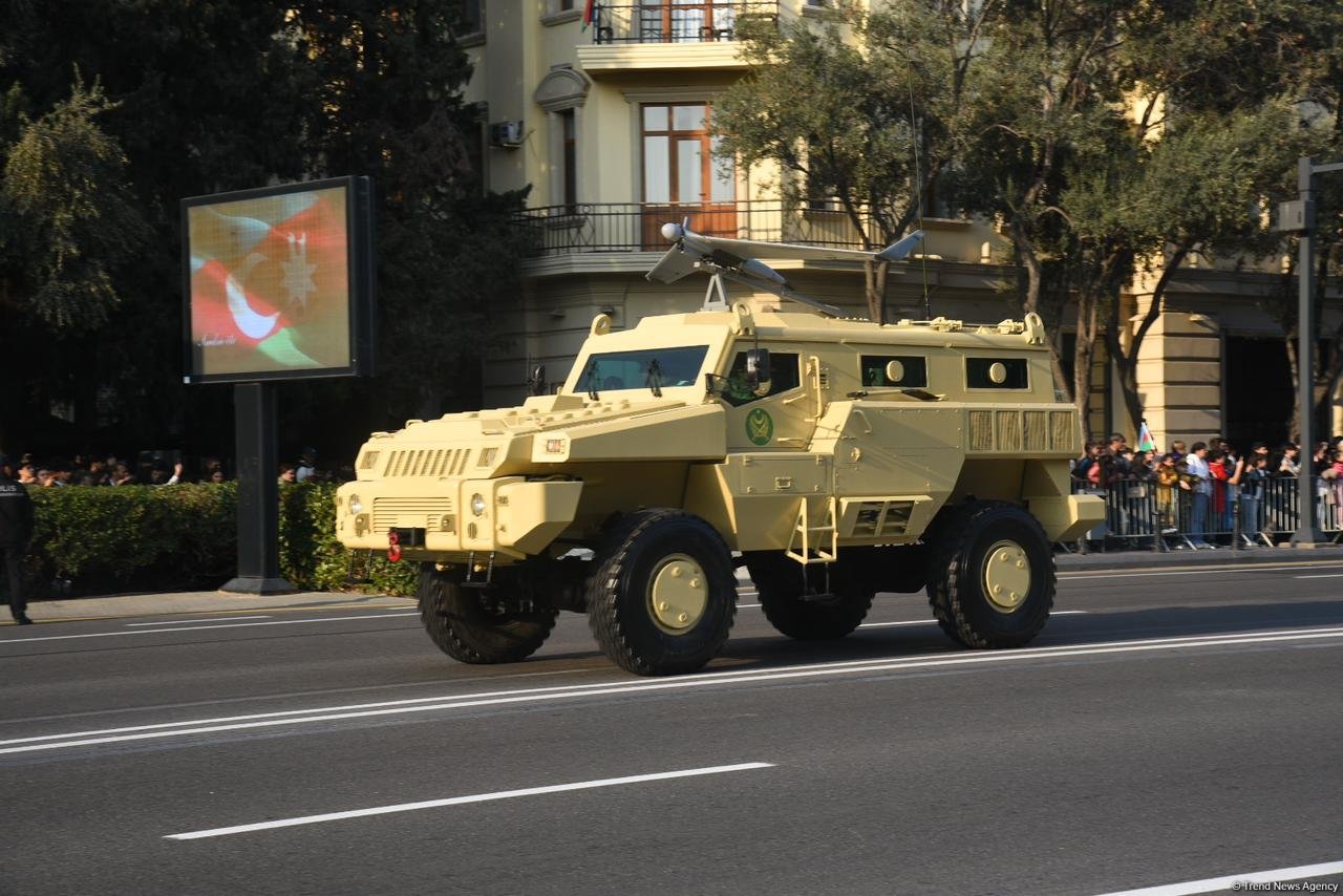 Bakıda Vətən Müharibəsində qələbənin 5-ci ildönümünə həsr olunmuş hərbi parad keçirilib (FOTO/VİDEO) (YENİLƏNİB)