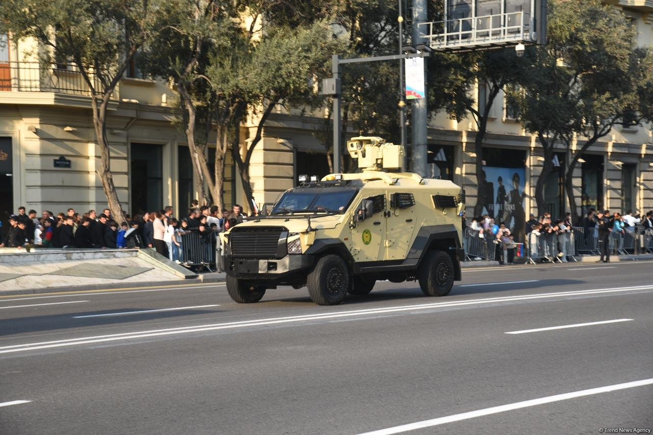 Bakıda Vətən Müharibəsində qələbənin 5-ci ildönümünə həsr olunmuş hərbi parad keçirilib (FOTO/VİDEO) (YENİLƏNİB)