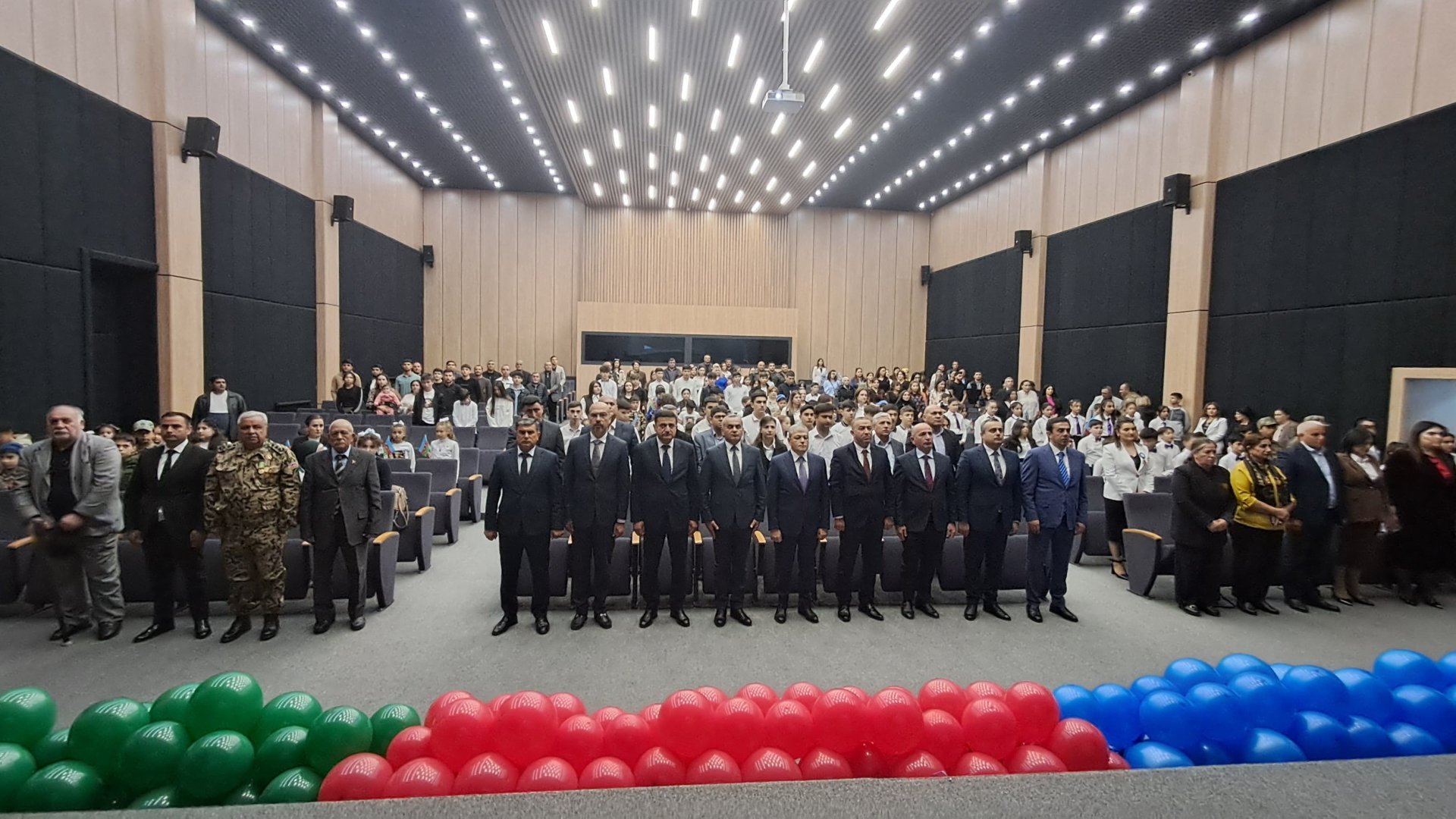 Zəfər günü ilə bağlı Şuşa şəhər 1 saylı tam orta məktəbdə də tədbir keçirilir (FOTO)
