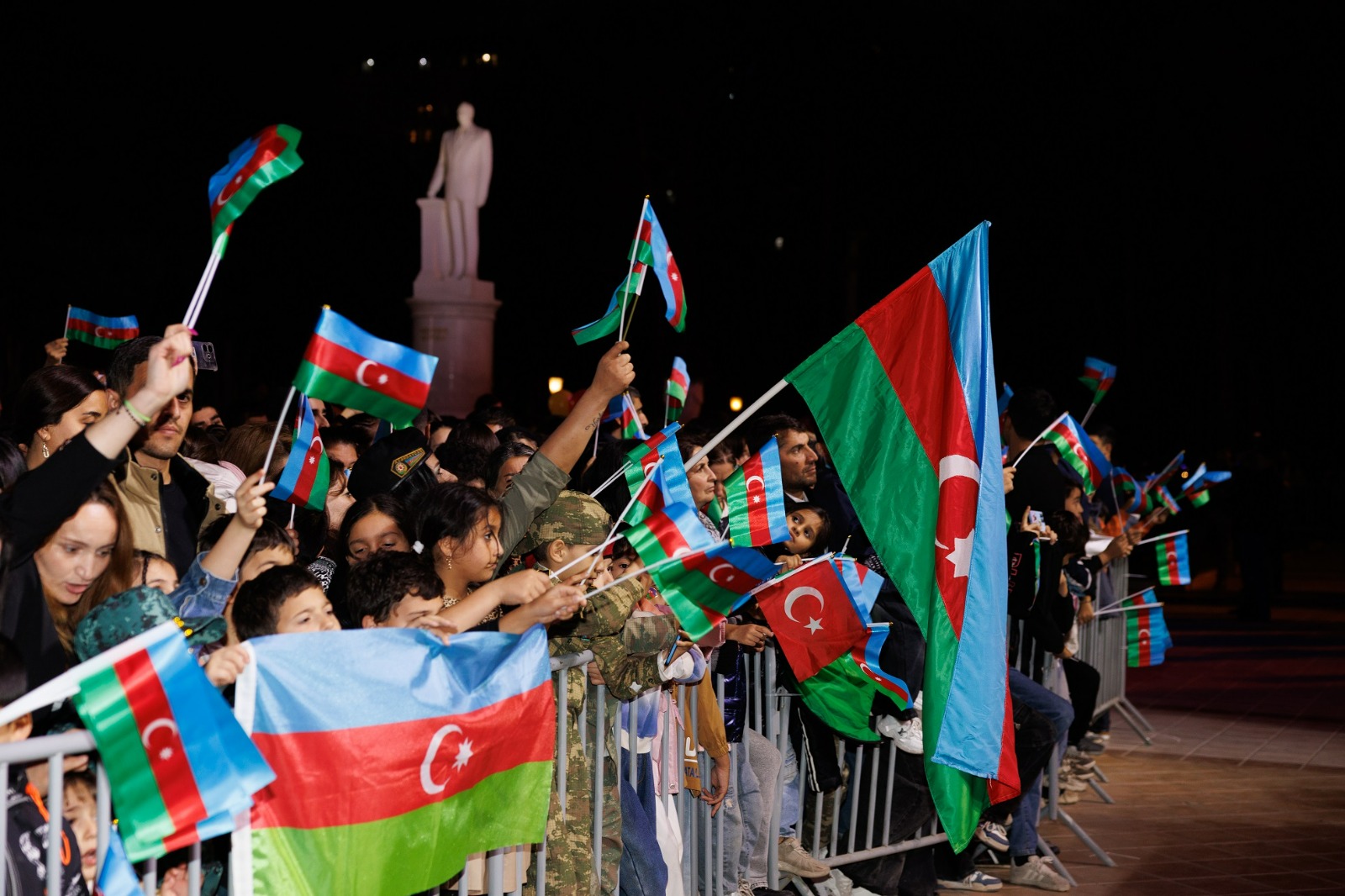 Zəfər Günü Abşeron rayonunda coşqu ilə qeyd olunub (FOTO)