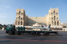 Prezident İlham Əliyev, Birinci xanım Mehriban Əliyeva, Türkiyə Prezidenti Rəcəb Tayyib Ərdoğan, Pakistan Baş naziri Məhəmməd Şahbaz Şərif hərbi paradda iştirak ediblər (FOTO/VİDEO) (YENİLƏNİB -4)