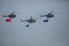 Prezident İlham Əliyev, Birinci xanım Mehriban Əliyeva, Türkiyə Prezidenti Rəcəb Tayyib Ərdoğan, Pakistan Baş naziri Məhəmməd Şahbaz Şərif hərbi paradda iştirak ediblər (FOTO/VİDEO) (YENİLƏNİB -4)