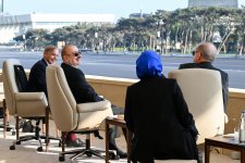 Prezident İlham Əliyev, Birinci xanım Mehriban Əliyeva, Türkiyə Prezidenti Rəcəb Tayyib Ərdoğan, Pakistan Baş naziri Məhəmməd Şahbaz Şərif hərbi paradda iştirak ediblər (FOTO/VİDEO) (YENİLƏNİB -4)