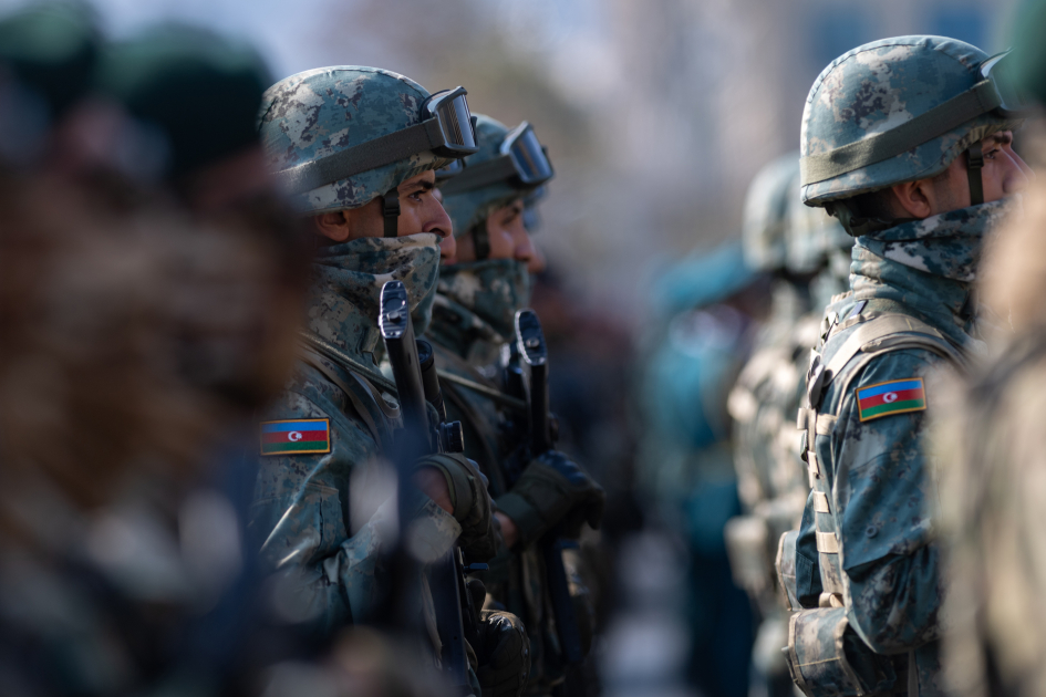 Prezident İlham Əliyev, Birinci xanım Mehriban Əliyeva, Türkiyə Prezidenti Rəcəb Tayyib Ərdoğan, Pakistan Baş naziri Məhəmməd Şahbaz Şərif hərbi paradda iştirak ediblər (FOTO/VİDEO) (YENİLƏNİB -4)