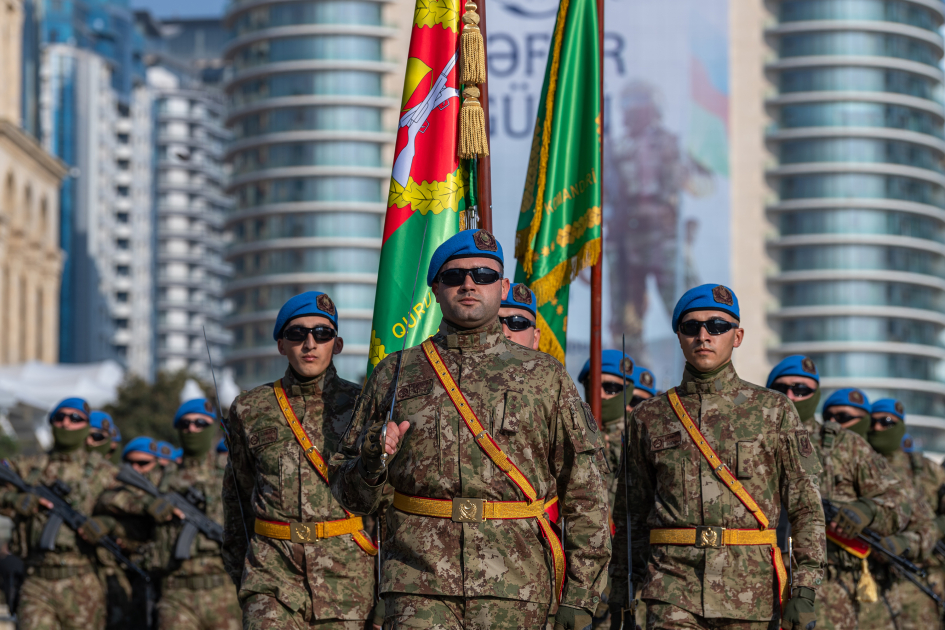 Prezident İlham Əliyev, Birinci xanım Mehriban Əliyeva, Türkiyə Prezidenti Rəcəb Tayyib Ərdoğan, Pakistan Baş naziri Məhəmməd Şahbaz Şərif hərbi paradda iştirak ediblər (FOTO/VİDEO) (YENİLƏNİB -4)