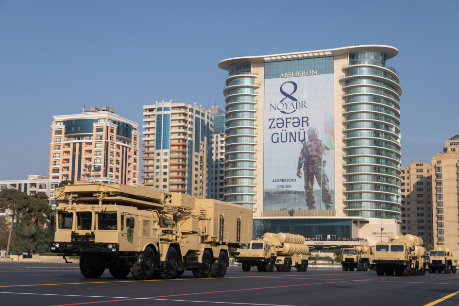 Prezident İlham Əliyev, Birinci xanım Mehriban Əliyeva, Türkiyə Prezidenti Rəcəb Tayyib Ərdoğan, Pakistan Baş naziri Məhəmməd Şahbaz Şərif hərbi paradda iştirak ediblər (FOTO/VİDEO) (YENİLƏNİB -4)