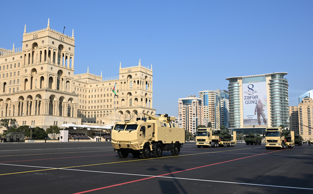 Prezident İlham Əliyev, Birinci xanım Mehriban Əliyeva, Türkiyə Prezidenti Rəcəb Tayyib Ərdoğan, Pakistan Baş naziri Məhəmməd Şahbaz Şərif hərbi paradda iştirak ediblər (FOTO/VİDEO) (YENİLƏNİB -4)