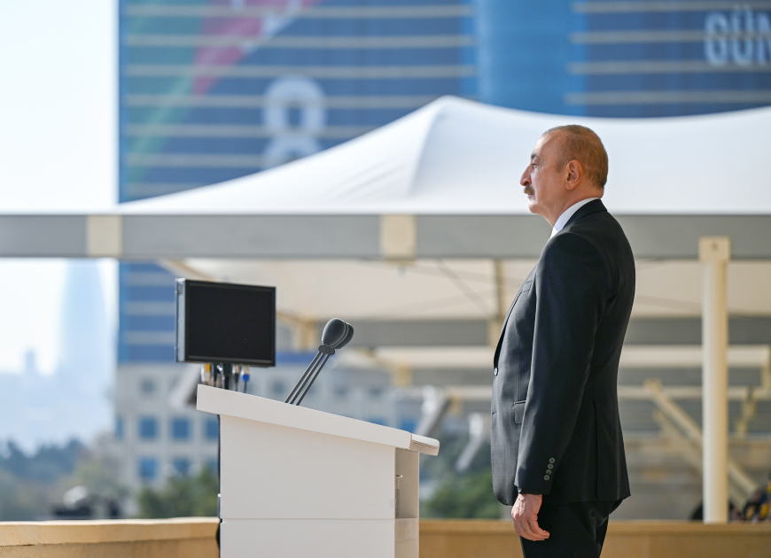 Prezident İlham Əliyev, Birinci xanım Mehriban Əliyeva, Türkiyə Prezidenti Rəcəb Tayyib Ərdoğan, Pakistan Baş naziri Məhəmməd Şahbaz Şərif hərbi paradda iştirak ediblər (FOTO/VİDEO) (YENİLƏNİB -4)