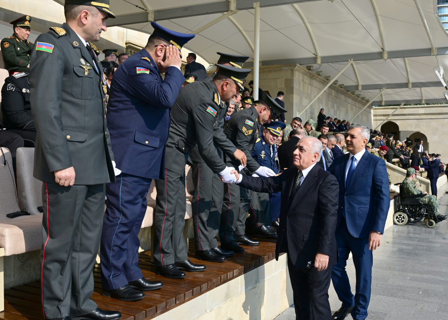 Prezident İlham Əliyev, Birinci xanım Mehriban Əliyeva, Türkiyə Prezidenti Rəcəb Tayyib Ərdoğan, Pakistan Baş naziri Məhəmməd Şahbaz Şərif hərbi paradda iştirak ediblər (FOTO/VİDEO) (YENİLƏNİB -4)