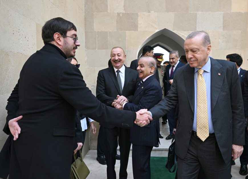 Prezident İlham Əliyev, Birinci xanım Mehriban Əliyeva, Türkiyə Prezidenti Rəcəb Tayyib Ərdoğan, Pakistan Baş naziri Məhəmməd Şahbaz Şərif hərbi paradda iştirak ediblər (FOTO/VİDEO) (YENİLƏNİB -4)