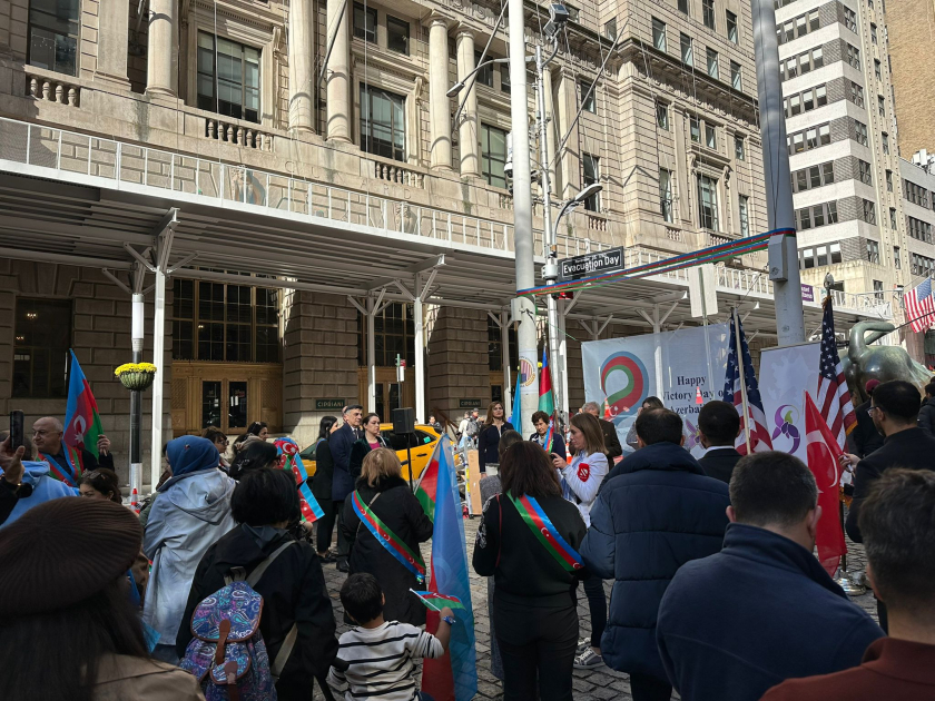 Nyu Yorkun məşhur parkında Azərbaycanın Dövlət Bayrağı ucaldılıb (FOTO)