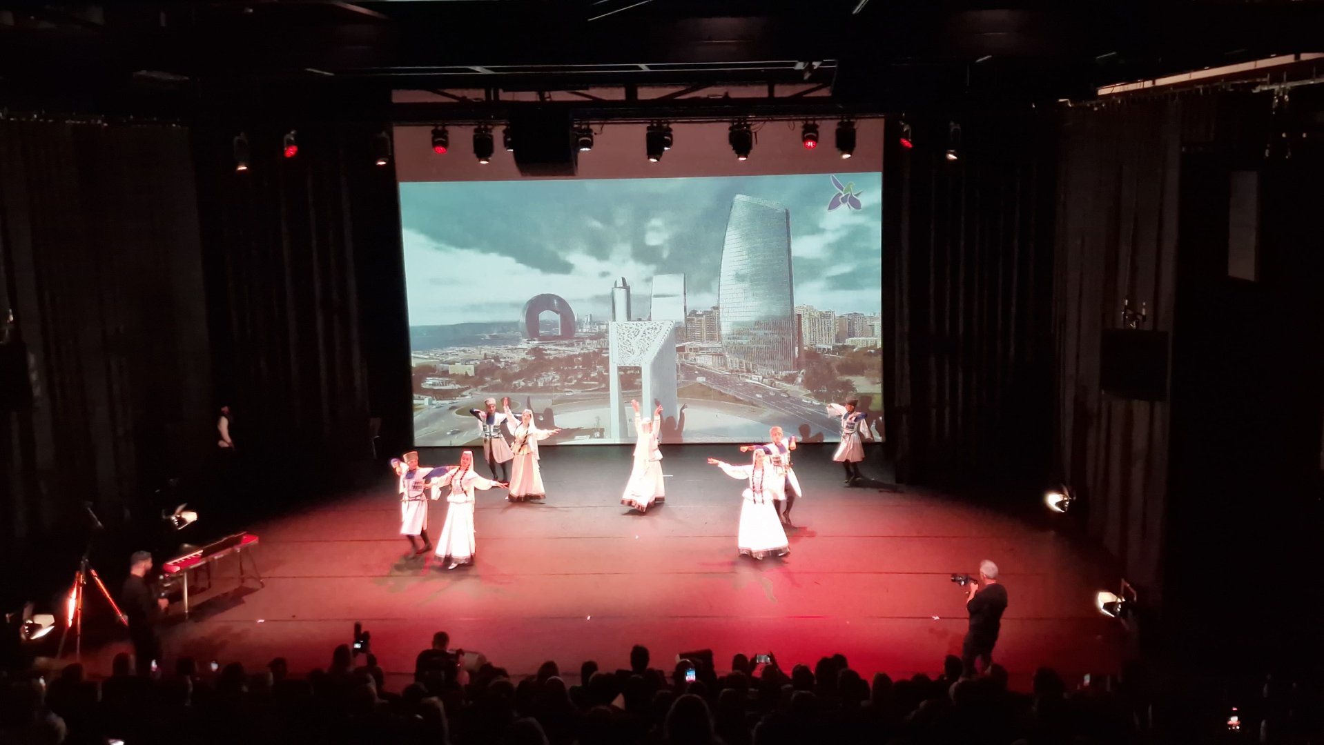 Zəfər Günü Niderlandda böyük coşqu ilə qeyd edilib (FOTO)