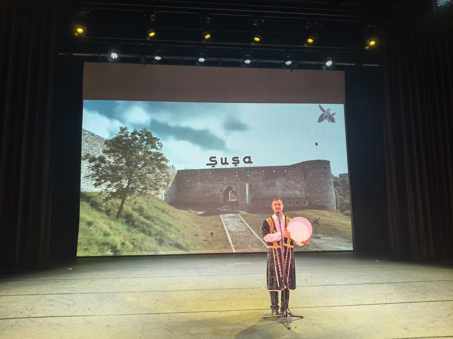 Zəfər Günü Niderlandda böyük coşqu ilə qeyd edilib (FOTO)