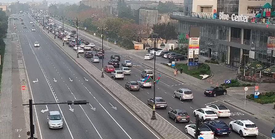 Sürücülərin NƏZƏRİNƏ: Bakıda bu yollarda sıxlıq var - SİYAHI (FOTO)