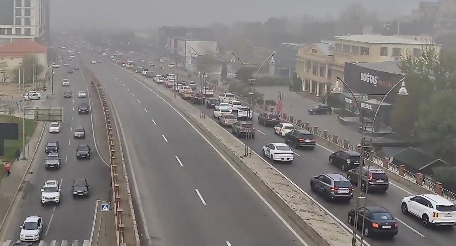 Sürücülərin NƏZƏRİNƏ: Bakıda bu yollarda sıxlıq var - SİYAHI (FOTO)