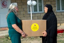 Yelo Bank Xocavənddə yaşayan şəhid ailələrinə Zəfər sovqatı təqdim edib (FOTO)