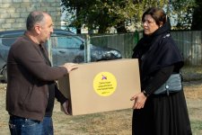 Yelo Bank Xocavənddə yaşayan şəhid ailələrinə Zəfər sovqatı təqdim edib (FOTO)