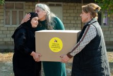 Yelo Bank Xocavənddə yaşayan şəhid ailələrinə Zəfər sovqatı təqdim edib (FOTO)