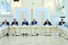 Milli Məclis komitələrinin birgə iclasında 2026-cı ilin dövlət büdcəsi müzakirə olunub (FOTO/YENİLƏNİB)