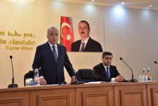 Qaxın yeni icra başçısı kollektivə təqdim olunub (FOTO)