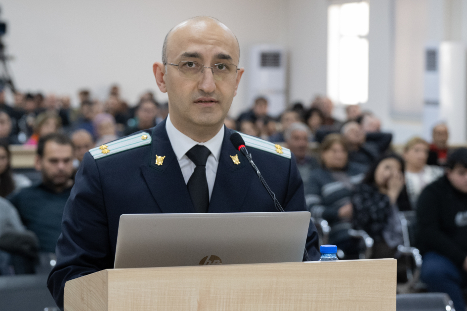 Ermənistan vətəndaşlarının məhkəməsində təqsirləndirilən şəxslərin cəzalandırılmasına dair prokurorların təklifləri səsləndirilib (FOTO)
