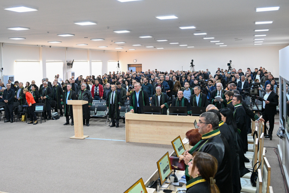 Ermənistan vətəndaşlarının məhkəməsində təqsirləndirilən şəxslərin cəzalandırılmasına dair prokurorların təklifləri səsləndirilib (FOTO)