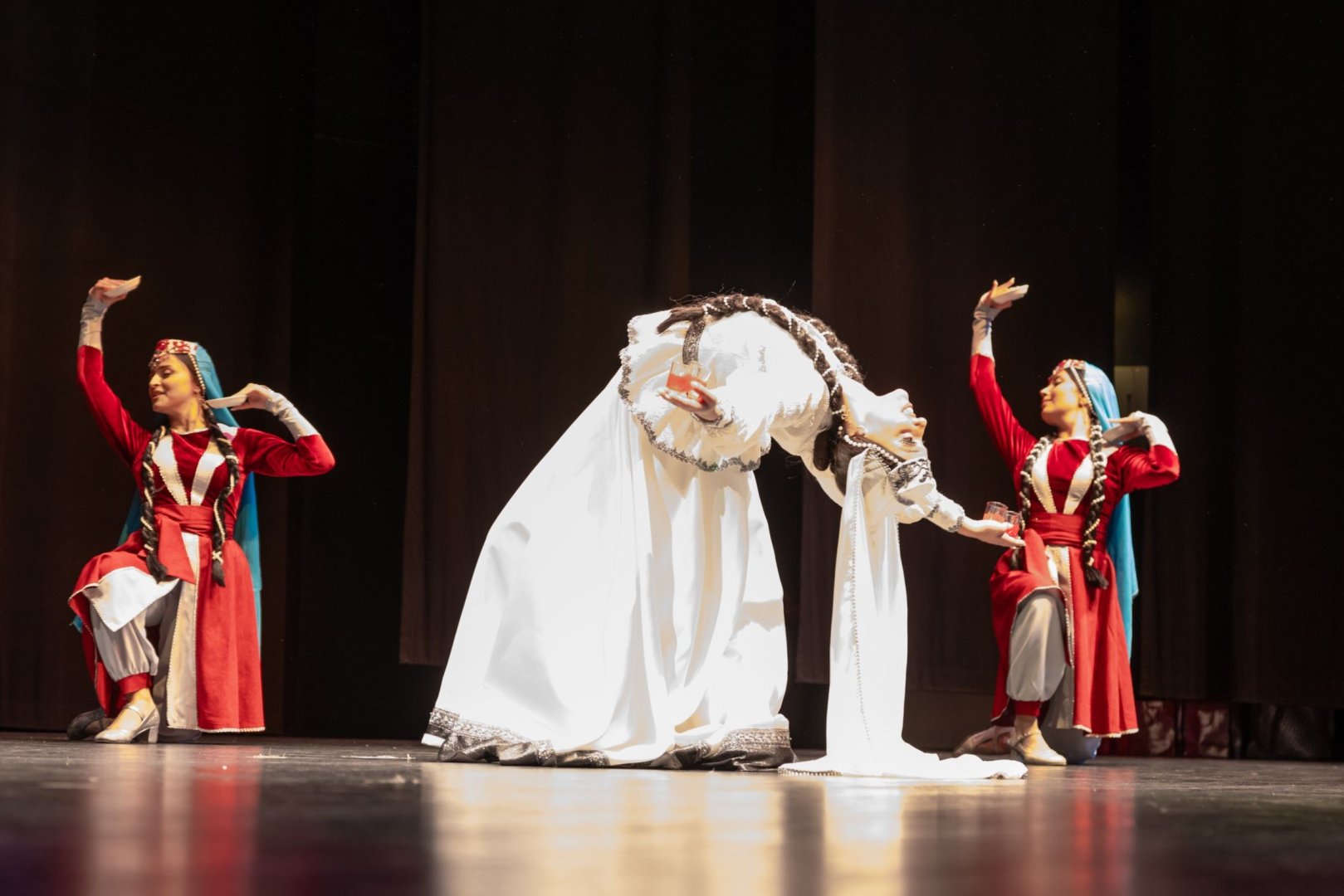 Azərbaycanla İsveçrə arasında mədəniyyət körpüsü (FOTO)