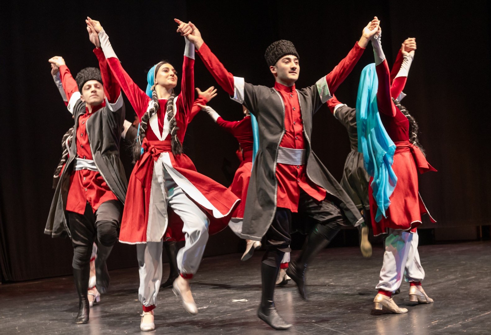 Azərbaycanla İsveçrə arasında mədəniyyət körpüsü (FOTO)