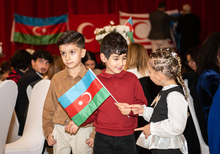 Londonda “Vətən müharibəsi tarixi. Şəxsiyyət faktoru” kitabının təqdimatı keçirilib (FOTO)