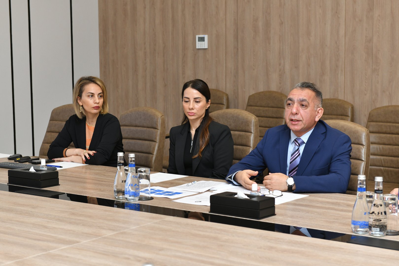 RİNN-də “Konstitusiya və Suverenlik ili”nə həsr olunan tədbir keçirilib (FOTO)