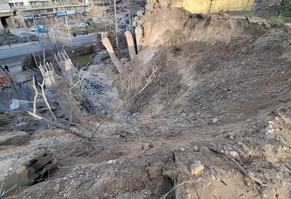 Kiyevə raket hücumu zamanı Azərbaycanın Ukraynadakı səfirliyinə ciddi ziyan dəyib, yaralanan yoxdur (FOTO)