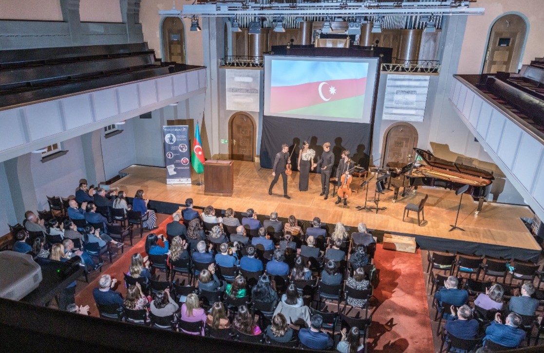 İsveçrədə Azərbaycan mədəniyyətinin və Zəfərin sədası (FOTO)