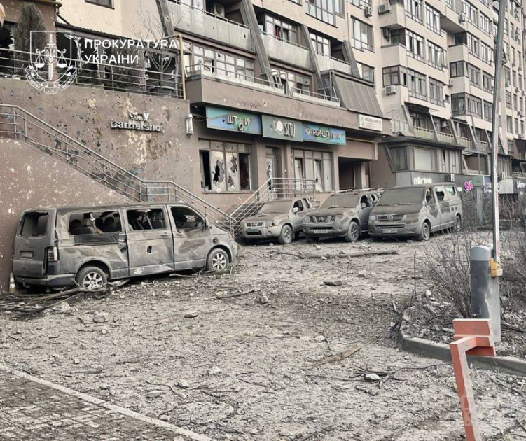 Kiyevə raket hücumu zamanı Azərbaycanın Ukraynadakı səfirliyinə ciddi ziyan dəyib, yaralanan yoxdur (FOTO)