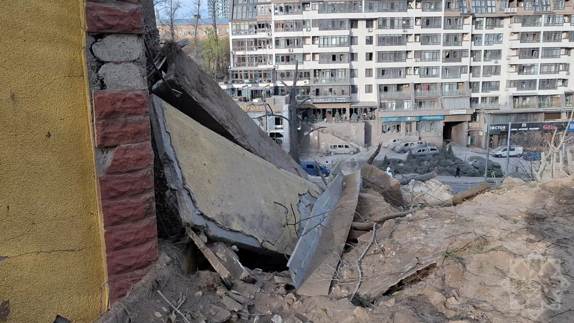 Kiyevə raket hücumu zamanı Azərbaycanın Ukraynadakı səfirliyinə ciddi ziyan dəyib, yaralanan yoxdur (FOTO)