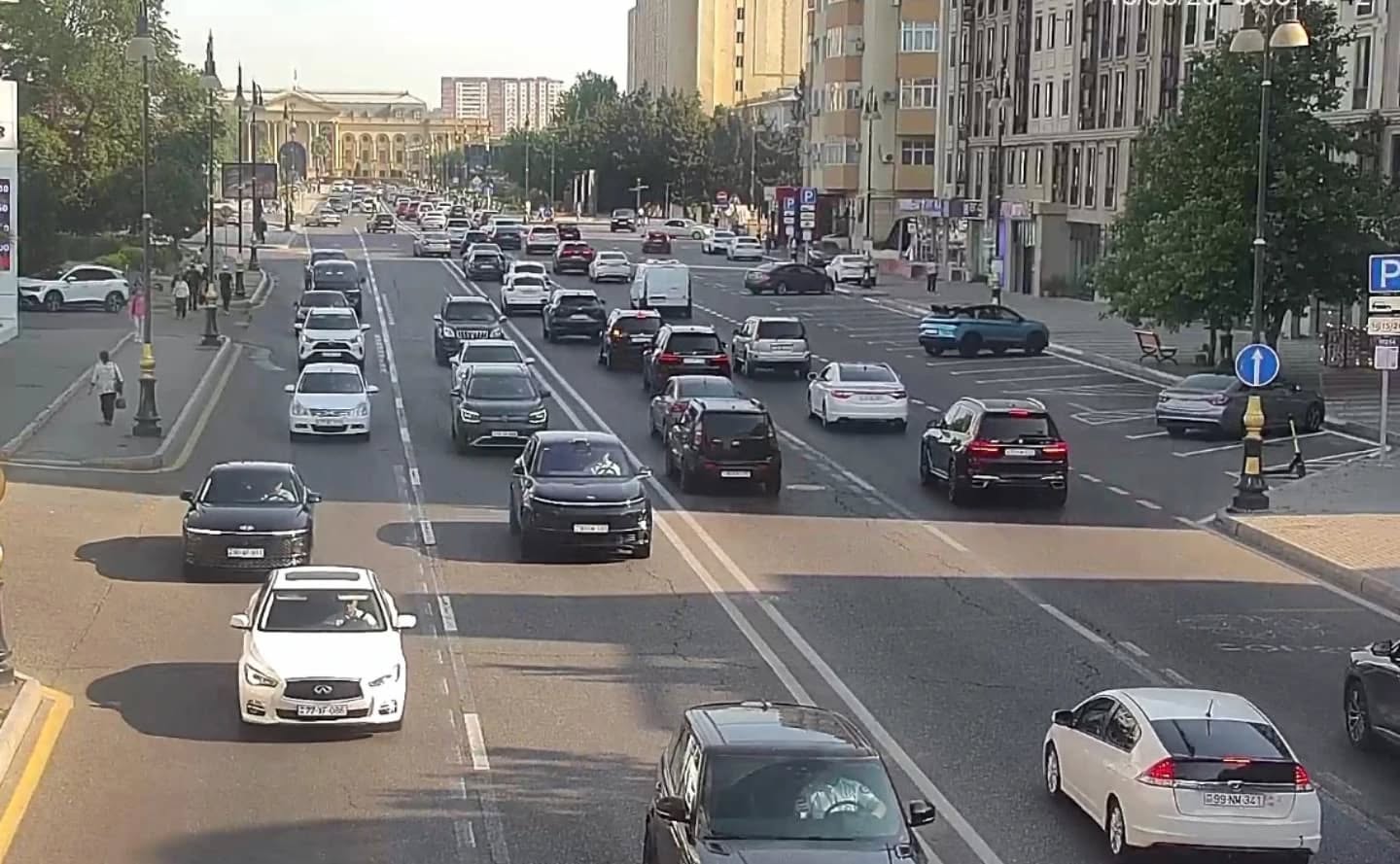 Sürücülərin NƏZƏRİNƏ: Paytaxtın bir sıra yollarında tıxac var - SİYAHI (FOTO)