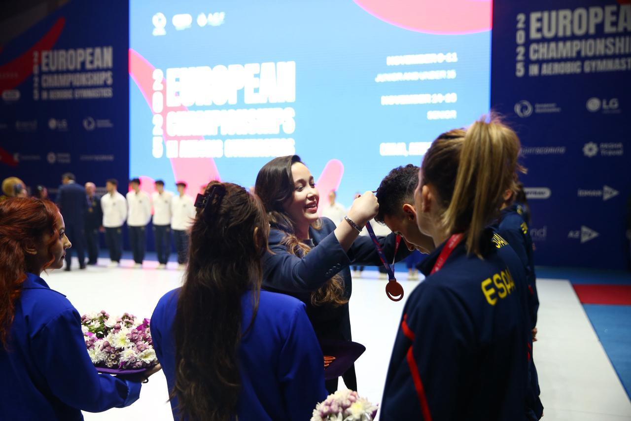 Aerobika gimnastikası üzrə qitə birinciliyi davam edir (FOTO)