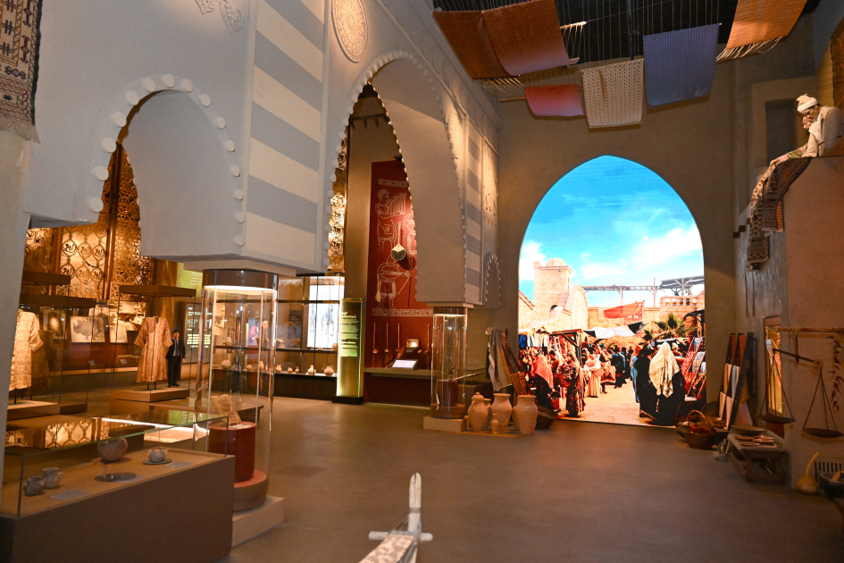 Prezident İlham Əliyev Daşkənddə İslam Sivilizasiyası Mərkəzi ilə tanış olub (FOTO) (YENİLƏNİB)