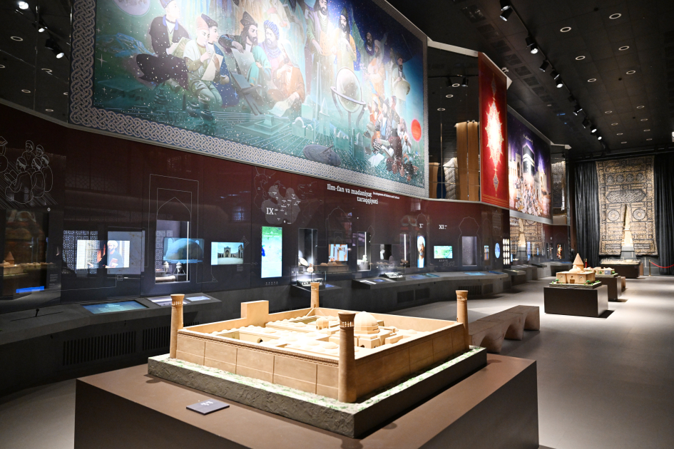 Prezident İlham Əliyev Daşkənddə İslam Sivilizasiyası Mərkəzi ilə tanış olub (FOTO) (YENİLƏNİB)