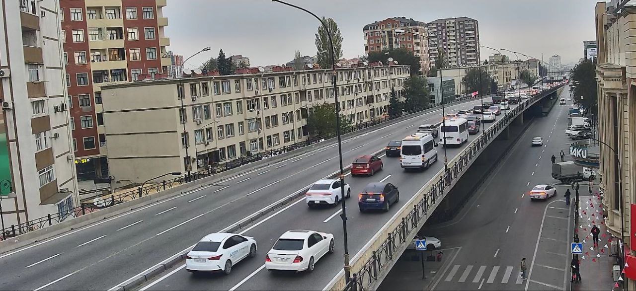 Sürücülərin NƏZƏRİNƏ: Paytaxtın bir sıra yollarında tıxac var - SİYAHI (FOTO)