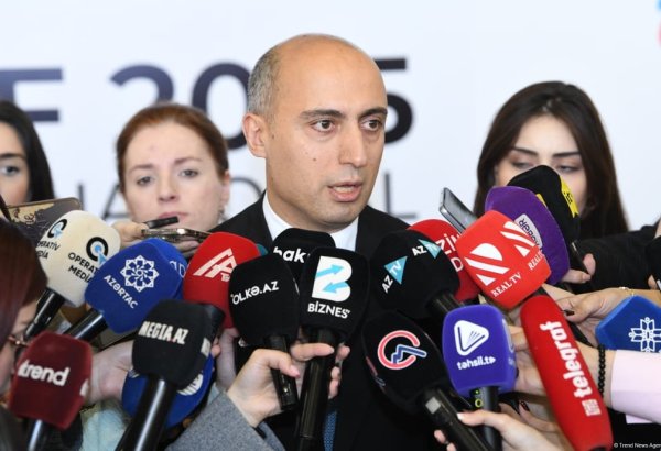 Tam ştatlı müəllimin əməkhaqqısı ölkə üzrə orta əməkhaqqından ən azı iki dəfə yüksək olmalıdır - Nazir