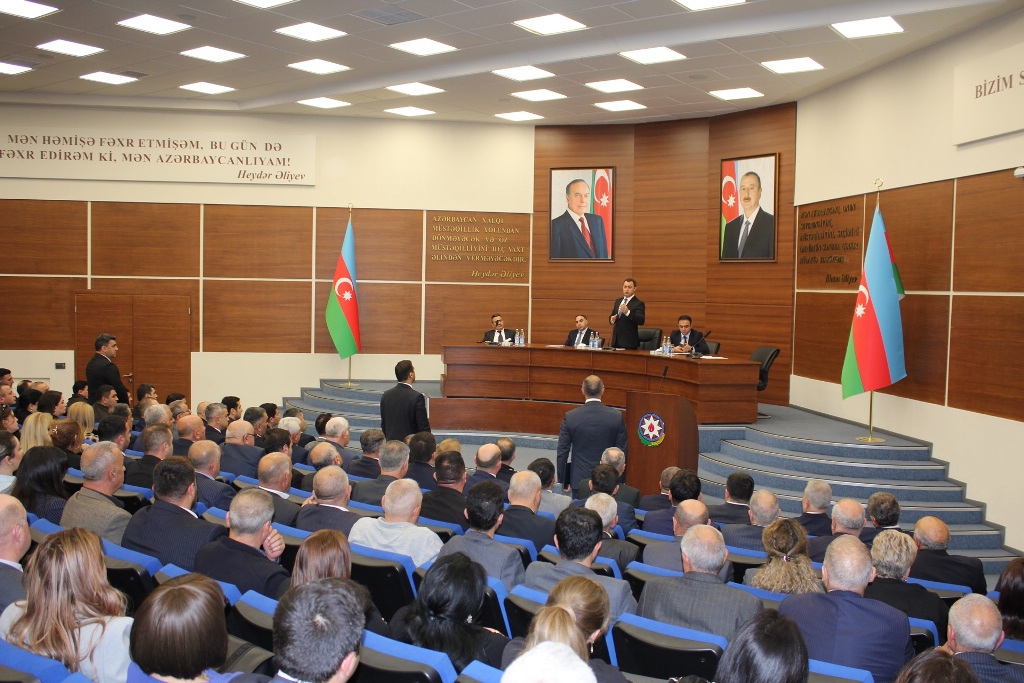 Paytaxt rayonlarında soyuq qışa hazırlıqla bağlı müşavirələr keçirilir (FOTO)