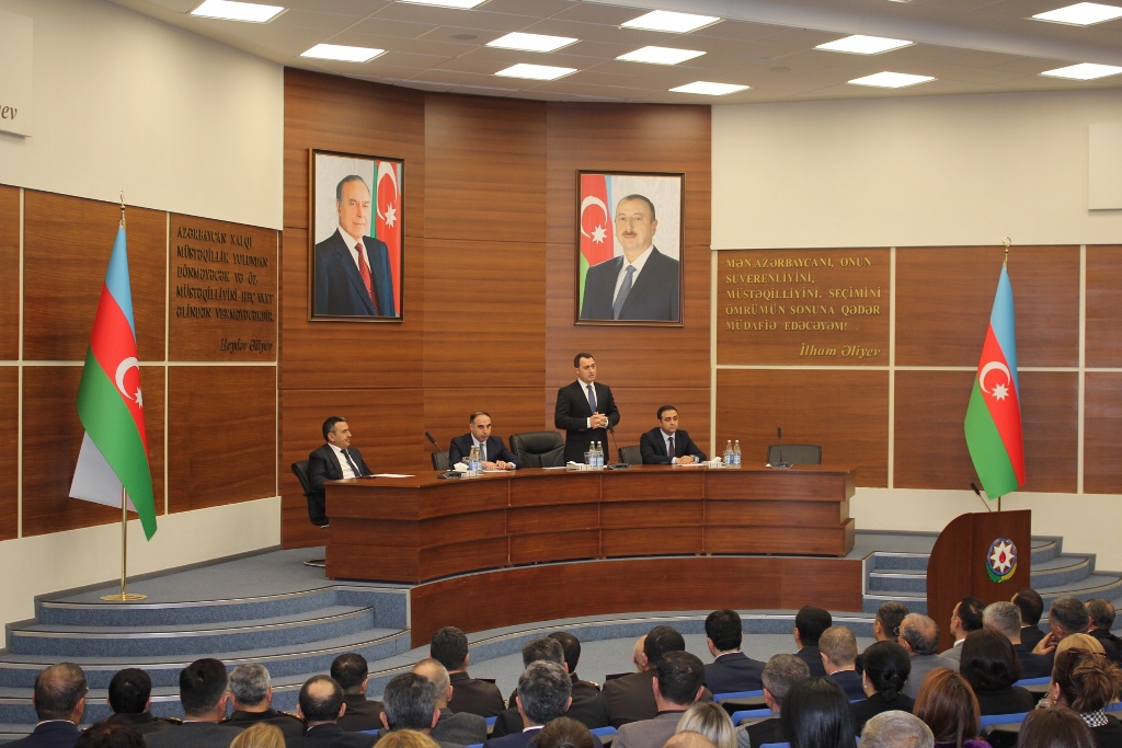 Paytaxt rayonlarında soyuq qışa hazırlıqla bağlı müşavirələr keçirilir (FOTO)