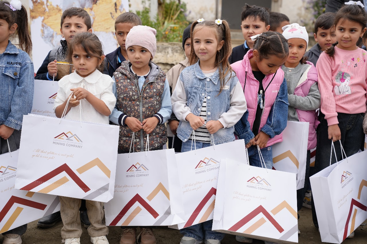 Azərbaycan İnterneyşnl Mayninq Kompani Limited Şirkəti Gədəbəydə sosial təşəbbüslərin icrasını uğurla davam etdirir (FOTO)