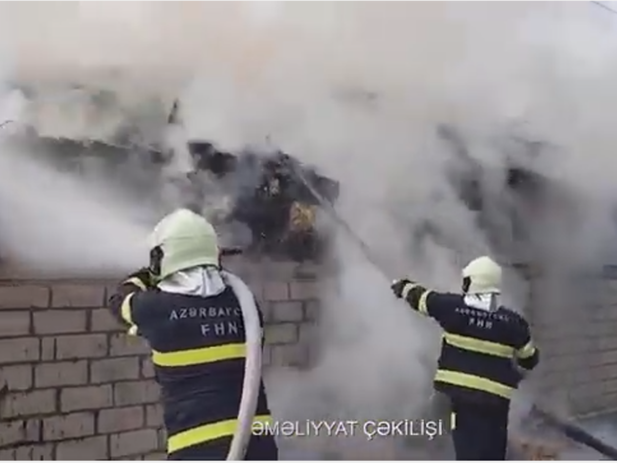 Qəbələdə tövlədə yanğın olub, 10 ton ot bağlaması yanıb (VİDEO)