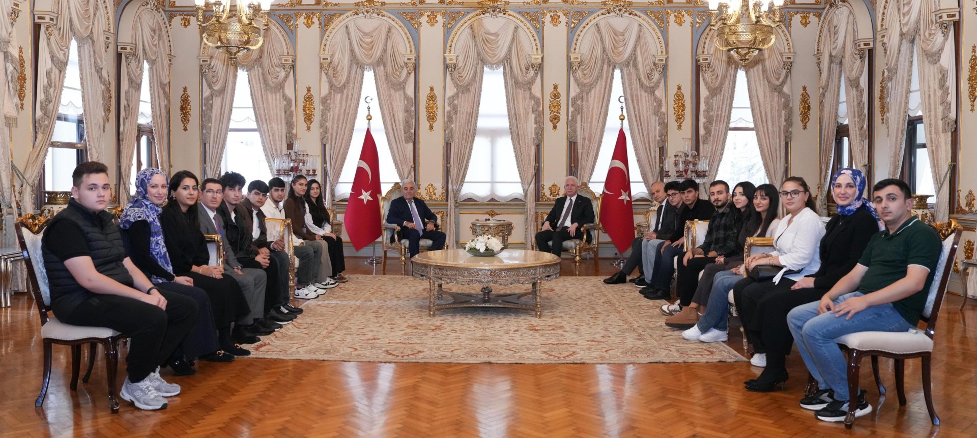 Vətən müharibəsinin şəhid və qazilərinin əmanətlərinin İstanbul səfəri başa çatıb (FOTO)