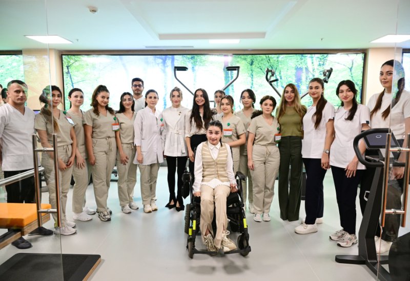 Yeni Klinikada Yeni Robotik Reabilitasiya və Sümük İliyi Transplantasiyası mərkəzlərinin açılış mərasimi olub (FOTO)
