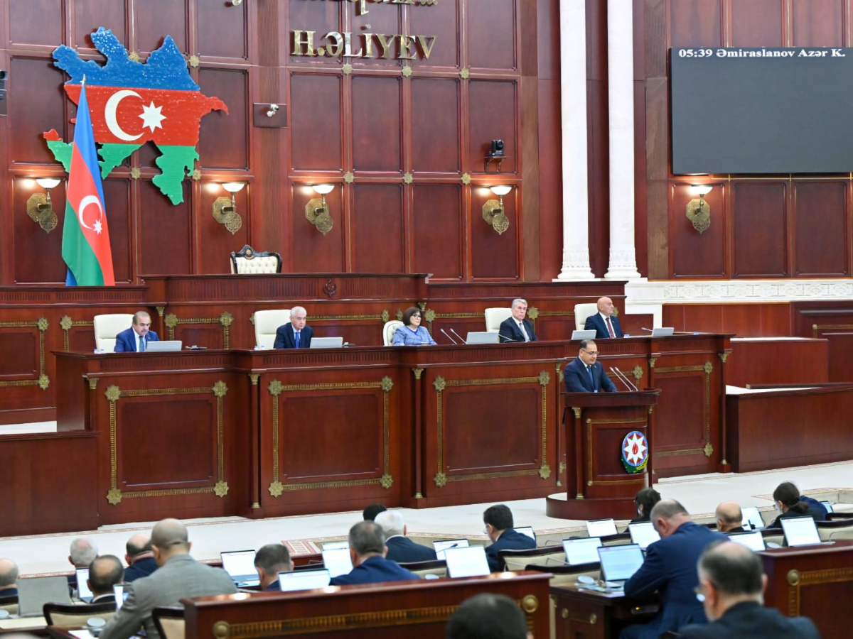 Milli Məclisin plenar iclasında 2026-cı ilin dövlət büdcəsi layihəsinin müzakirəsinə başlanıb (FOTO/YENİLƏNİB)